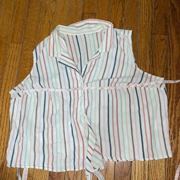 Bundle of two sleeveless summer tops asymmetrical collared wrap sheer blouse - Picture 11 of 12